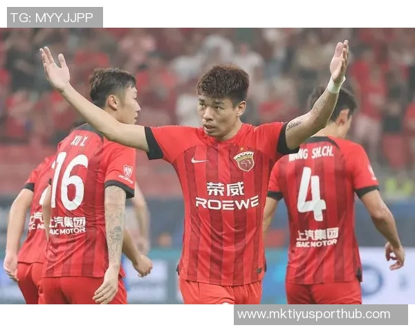 李帅致敬四星球迷：每一个冠军都是我们共同努力的结果