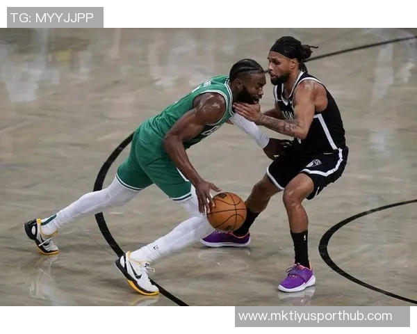 明天绿军客场挑战步行者杰伦布朗因背部痉挛出战可能性不大豪泽状态成疑